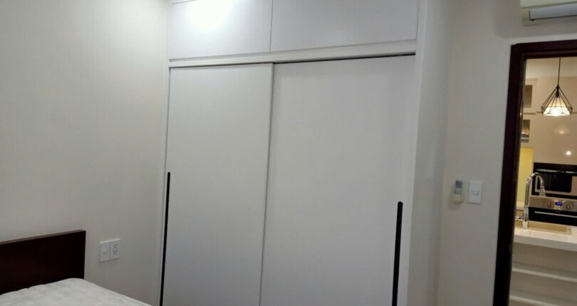 tu quan ao am tran 810x430 - Giá mua bán căn hộ 3pn tòa A chung cư Hưng Phúc Happy Residence T9/2025