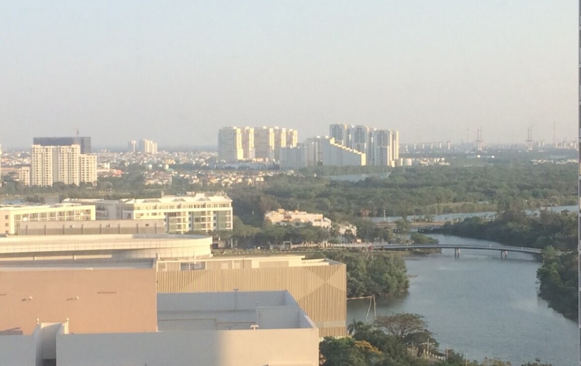 view phong khach 1170x738 - Bán gấp căn hộ 3pn tòa D, căn góc, lầu cao, view hồ bơi chung Scenic Valley 1 giá 9,1 tỷ