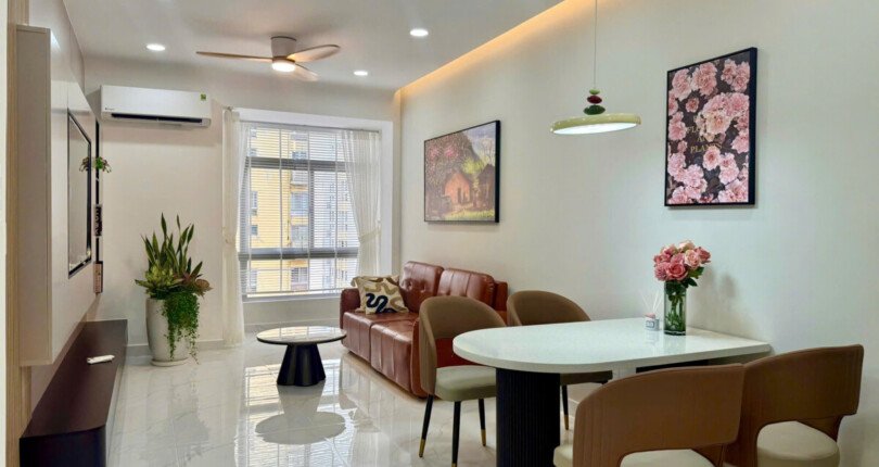 ban can ho sky garden 2 3 3 810x430 - Cho thuê căn hộ Sky Garden 2. DT 71m2 Nhà rất đẹp- Nội thất mới 100%- thiết kế 2 Phòng-2wc- Giá thuê 18 Triệu/Tháng