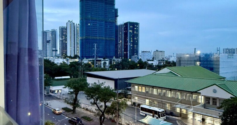 ban can ho the peak mitown 26 810x430 - Cần bán căn hộ cao cấp tại Midtown The Peak. DT 80m2 Lầu cao- Nội thất mới hiện đại- 2 Phòng-2wc- kèm ô xe- Giá 10.5 Tỷ