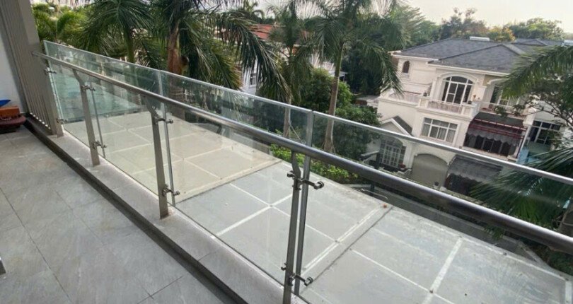ban cong can ho ban 810x430 - Mua bán căn hộ 2pn tòa nhà A view Biệt thự chung cư Hưng Phúc Happy Residence giá 7 tỷ