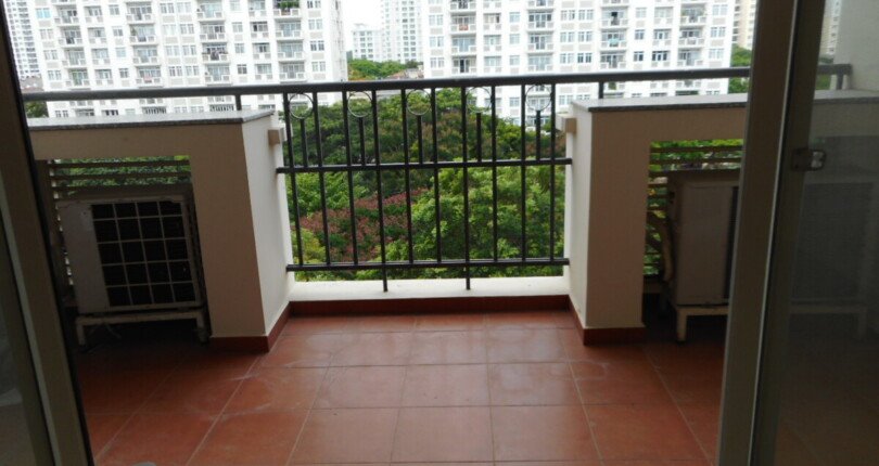ban cong can ho truc dien cong vien 810x430 - Giá mua căn hộ 3pn tòa A chung cư Cảnh Viên 1 phường Tân Mỹ T10/2025