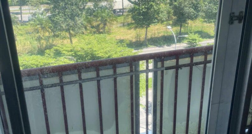 ban cong lien ke duong nguyen van linh 810x430 - Giá mua bán căn hộ 3pn tòa F chung cư Mỹ Phước phường Tân Hưng T10/2025
