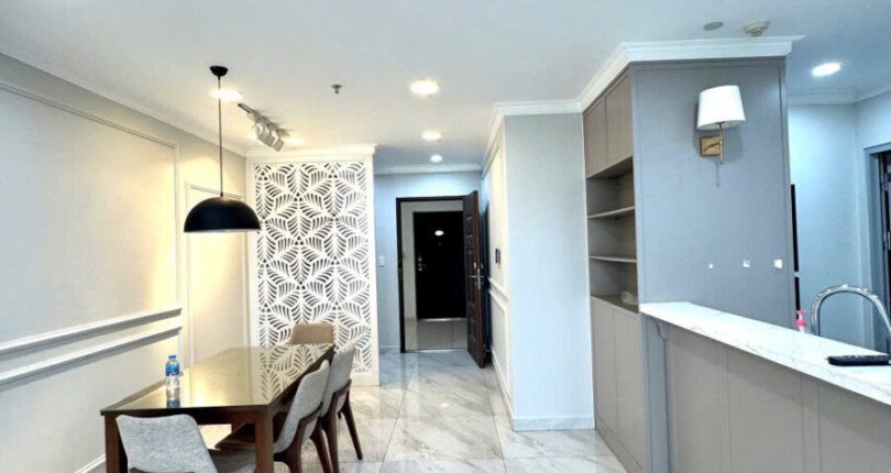 bep can ho ban 12 810x430 - Bán căn hộ 71m2, chung cư Scenic Valley 1, giá 6.8 tỷ + 01 ô đậu xe ô tô, nhà đẹp.