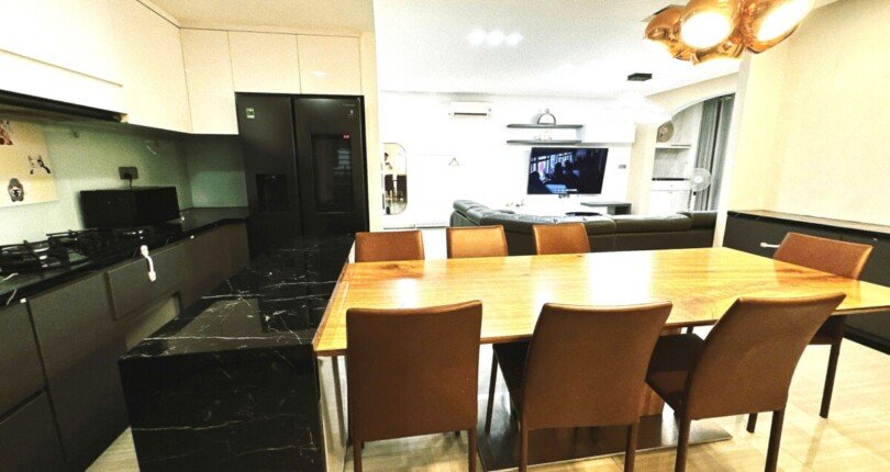 can canh bep rong rai 810x430 - Giá mua bán căn hộ 3pn - 135m2 tòa A chung cư Happy Valley phường Tân Hưng T10/2025