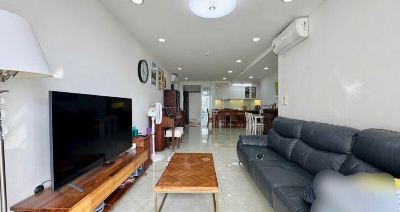 can canh phong khach can ho 3pn ban tai scenic valley 1 810x430 - Giá mua bán căn hộ 3pn tòa D chung cue Scenic Valley 1 T10/2025