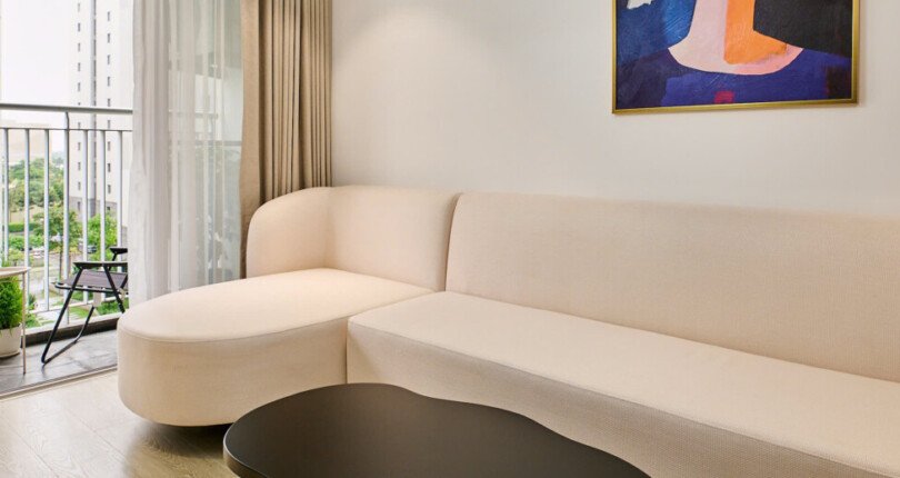 can canh phong khach can ho ban 3 810x430 - Giá mua bán căn hộ 3pn số 04 tòa nhà E chung cư Scenic Valley 1 phường Tân Mỹ T11/2025