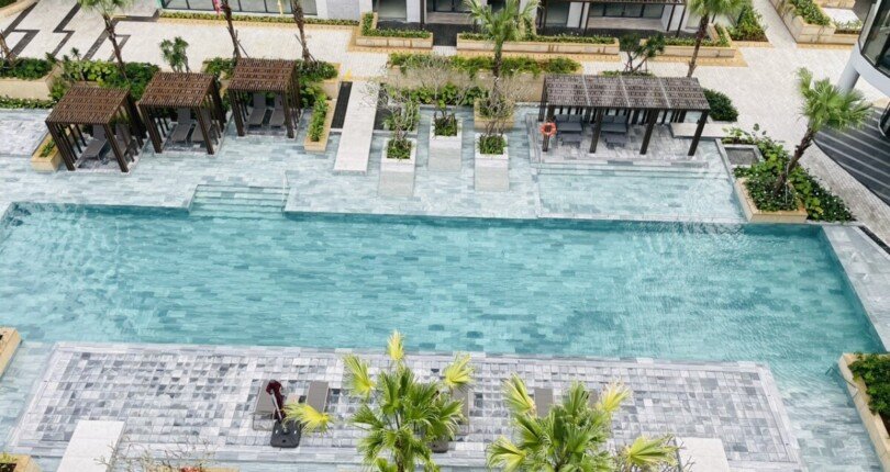 can ho ban lien ke ho boi noi khu 1 810x430 - Giá mua bán căn hộ 2pn tòa A view hồ bơi chung cư Cardinal Court Phú Mỹ Hưng T10/2025