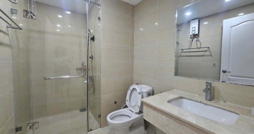 can ho cho thue co 2 toilet hoan thien nhu hinh 810x430 - Giá cho thuê căn hộ 3pn tòa nhà B chung cư Riverpark Residence phường Tân Hưng T11/2025