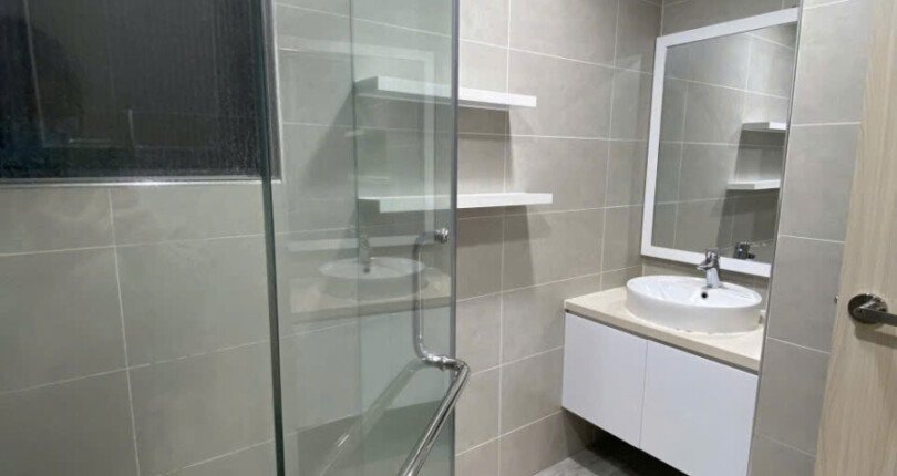 can ho co 2 toilet day du thiet bi ve sinh 810x430 - Giá mua bán căn hộ 3pn số 04 tòa B chung cư Nam Phúc Le Jardin phường Tân Mỹ T11/2025