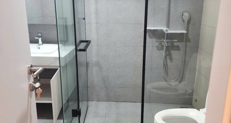 can ho co 2 toilet hoan thien nhu hinh 5 810x430 - Giá mua bán căn hộ 2pn tòa D có thang máy chung cư Mỹ Phước phường Tân Hưng giá 7,3 tỷ