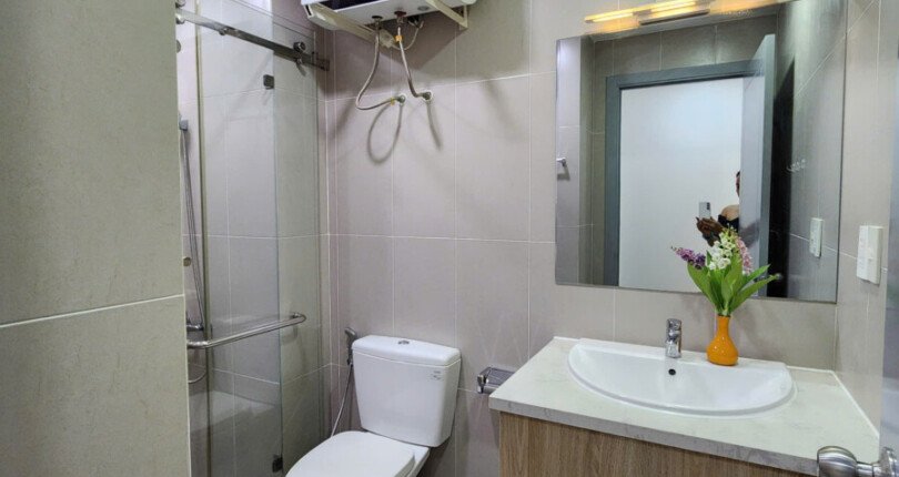 can ho co 2 toilet hoan thien nhu hinh 8 810x430 - Chủ gửi bán gấp căn hộ 3pn tòa D chung cư Scenic Valley 1 giá 9,7 tỷ