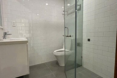 can-ho-co-2-toilet-hoan-thien-nhu-hinh