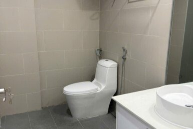 can-ho-co-3-nha-tam-hoan-thien-nhu-hinh