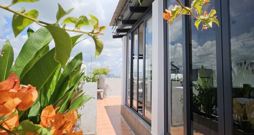 cho thue penthouse sky gaeden 3 22 810x430 - Cho thuê nhanh Penthouse Sky Garden 3. DT 260m2 Thiết kế 3 tầng- 3 phòng ngủ-2wc- Nội thất cao cấp- Giá thuê 1.900 USD/Tháng