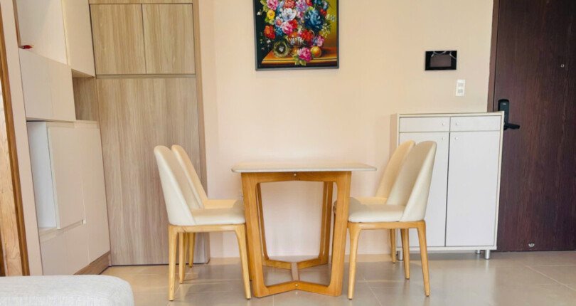 goc phong an va phong khach rong rai 810x430 - Giảm giá bán gấp căn hộ 2pn tòa D chung cư Hưng Phúc Happy Residence giá 6,5 tỷ