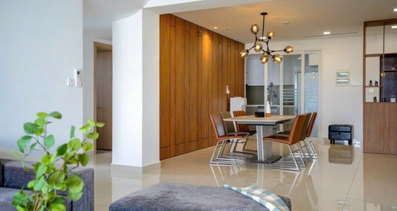 goc phong khach can ho ban 1 810x430 - Giá mua bán căn hộ Tophouse chung cư Riverpark Premier phường Tân Hưng T10/2025