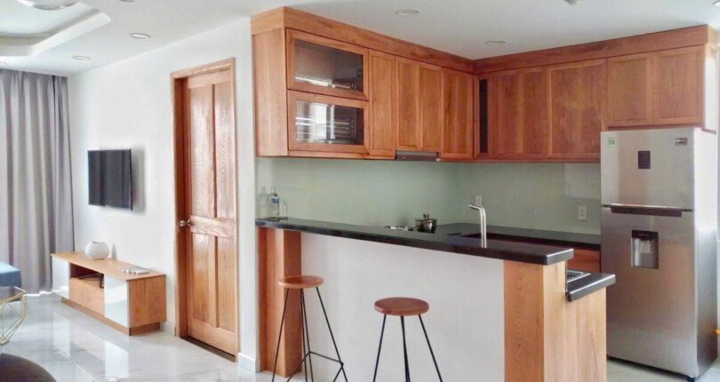 hinh anh bep can ho can ban 1 810x430 - Bán căn hộ chung cư Scenic Valley 2, 02pn, giá 6,8 tỷ, nhà đang có hợp đồng thuê 19tr/tháng.