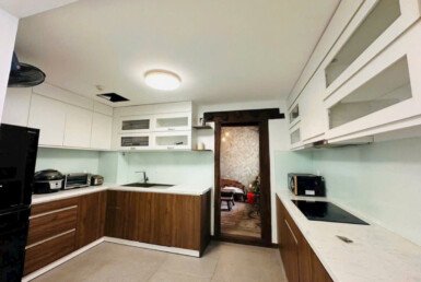 khong-gian-bep-rong-rai