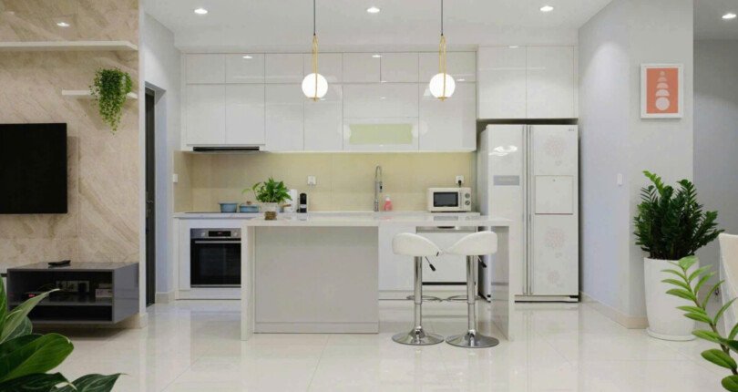 khong gian bep rong rai 17 810x430 - Giá mua bán căn hộ 04 tòa C view sông chung cư Riverpark Premier phường Tân Hưng T10/2025