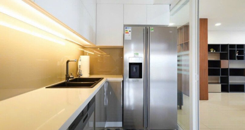 khong gian bep rong rai 2 810x430 - Giá mua bán căn hộ Tophouse chung cư Riverpark Premier phường Tân Hưng T10/2025