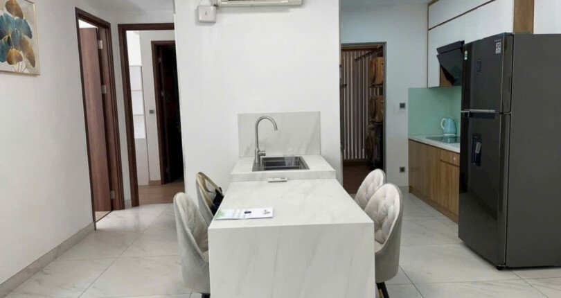 khong gian bep va phong an 4 810x430 - Giá mua bán căn hộ 2pn chung cư Midtown Phường Tân Mỹ T11/2025