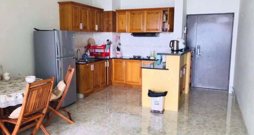 khong gian bep va phong an rong rai 810x430 - Giá mua bán căn hộ 2pn tòa 1B chung cư La Casa Phường Phú Thuận T10/2025