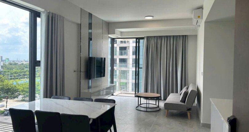 khong gian phong khach can ho 810x430 - Bán gấp căn hộ 3pn chung cư Cardinal Court nội thất đầy đủ giá 13,5 tỷ