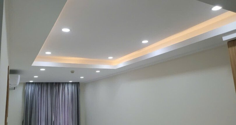 khong gian phong khach can ho ban 810x430 - Giá mua bán căn hộ 2pn tòa G chung cư Saigon South Residences Nhà Bè T10/2025