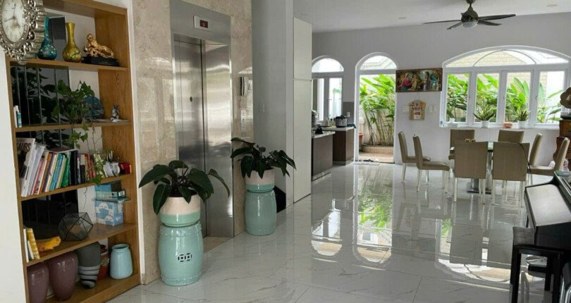 khong gian phong khach tang tret 810x430 - Giá mua bán nhà Biệt thự nguyên căn kdc Cityland, 99 Nguyễn Thị Thập T10/2025