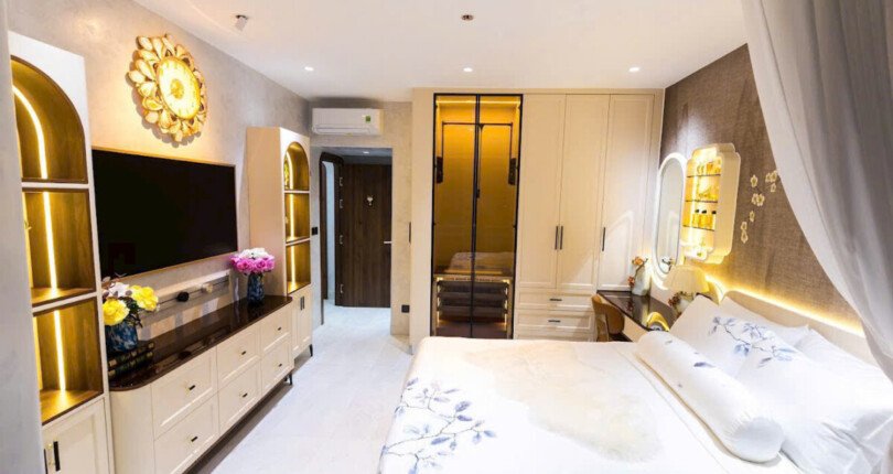 khong gian phong ngu master 810x430 - Giá mua bán căn hộ 3pn tòa C chung cư Riverpark Residence phường Tân Hưng T11/2025
