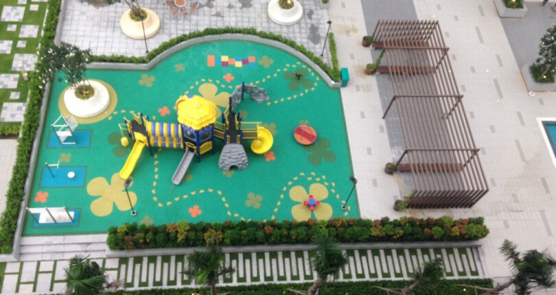 khu vui choi can ho ban 810x430 - Bán căn hộ chung cư Scenic Valley 1, 110m2, 03pn, giá 9,1 tỷ, nội thất căn hộ đầy đủ, xem nhà dễ.