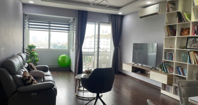 phong khach can ho ban 13 810x430 - Giá mua bán căn hộ 3pn tòa A chung cư Mỹ Khánh 2 phường Tân Hưng T10/2025