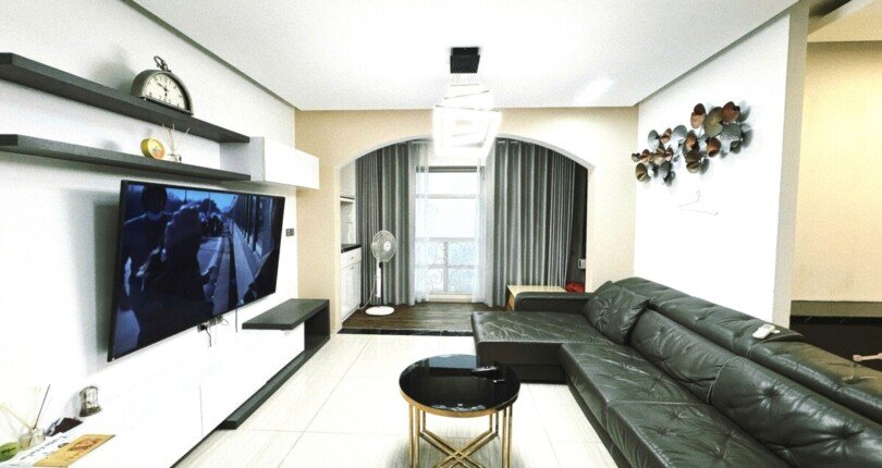 phong khach can ho ban 2 810x430 - Giá mua bán căn hộ 3pn - 135m2 tòa A chung cư Happy Valley phường Tân Hưng T10/2025