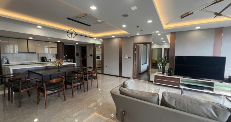 phong khach can ho ban 21 810x430 - Giá mua bán căn hộ 3pn - 133m2 view sông tòa A chung cư Scenic Valley 1 phường Tân Mỹ