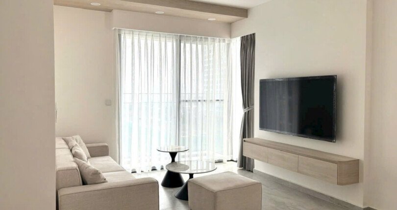 phong khach can ho ban 24 810x430 - Giá mua bán căn hộ 3pn chung cư Cardinal Court Phú Mỹ Hưng phường Tân Mỹ T10/2025