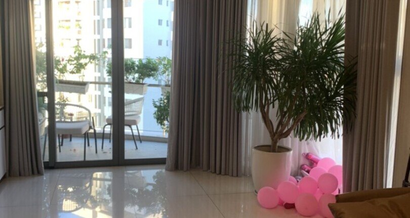 phong khach can ho ban 29 810x430 - Bán căn hộ 3pn tòa A chung cư Riverpark Premier, 130m2, giá 18 tỷ