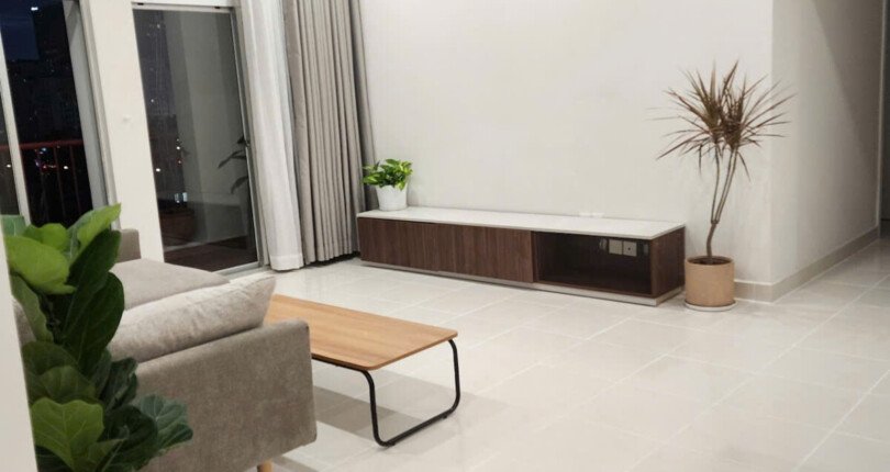 phong khach can ho ban 32 810x430 - Giá mua bán căn hộ 2pn tòa D có thang máy chung cư Mỹ Phước phường Tân Hưng giá 7,3 tỷ