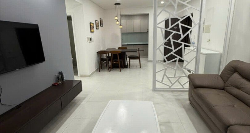 phong khach can ho ban 34 810x430 - Bán gấp căn hộ 3pn - 100m2 chung cư Happy Valley Phú Mỹ Hưng, căn góc, view sông, giá 9,350 tỷ