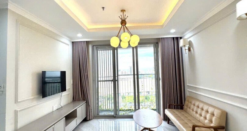 phong khach can ho ban 35 810x430 - Bán căn hộ 71m2, chung cư Scenic Valley 1, giá 6.8 tỷ + 01 ô đậu xe ô tô, nhà đẹp.