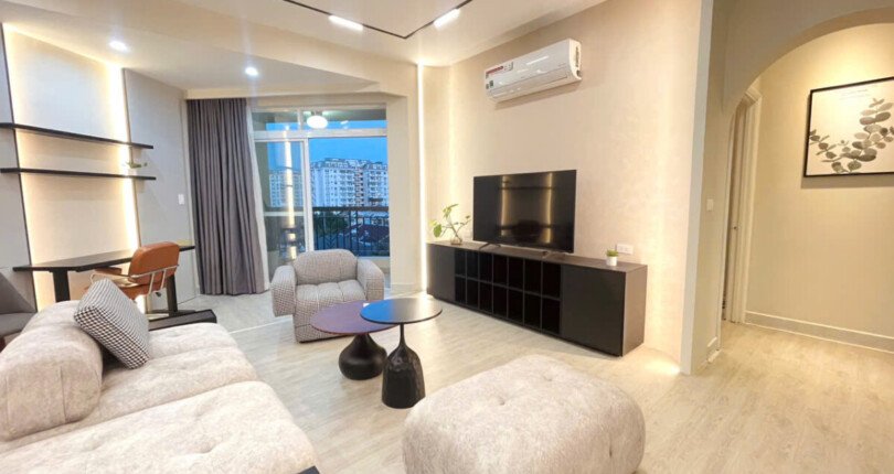 phong khach can ho ban 60 810x430 - Giá mua bán căn hộ 3pn chung cư Green View phường Tân Mỹ T11/2025