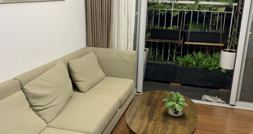 phong khach can ho ban 9 810x430 - Bán căn hộ 71m2, chung cư Scenic Valley 1, 02pn, giá 6.280 tỷ, nhà đang có hợp đồng thuê ổn định.