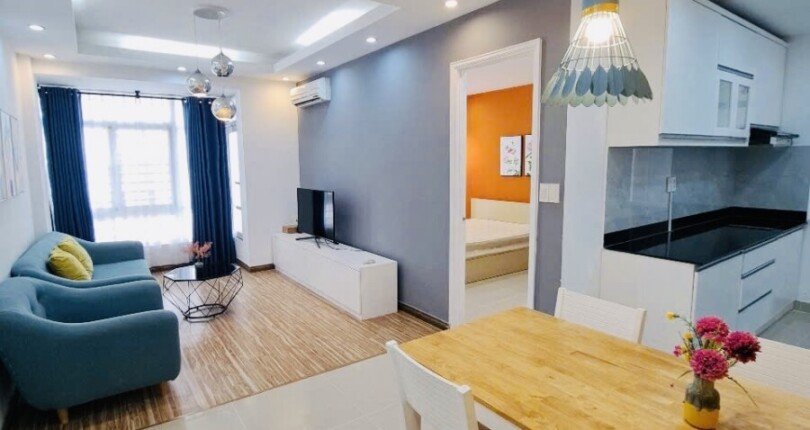 phong khach can ho can ban 4 810x430 - Cho thuê căn hộ chung cư Sky Garden 3, 68m2, giá 15tr/tháng, nội thất đầy đủ, xem nhà dễ.