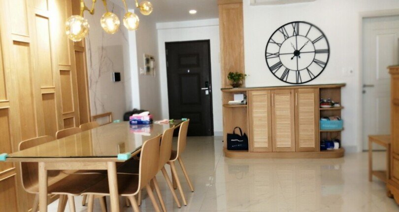 phong khach can ho can ban 7 810x430 - Bán căn hộ 77m2 chung cư Scenic Valley 1, giá 7.4 tỷ, nội thất đầy đủ, nhà đang trống xem nhà dễ.