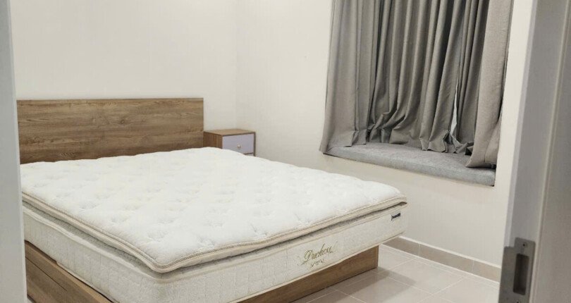 phong ngu can ho 810x430 - Giá mua bán căn hộ 2pn tòa D có thang máy chung cư Mỹ Phước phường Tân Hưng giá 7,3 tỷ