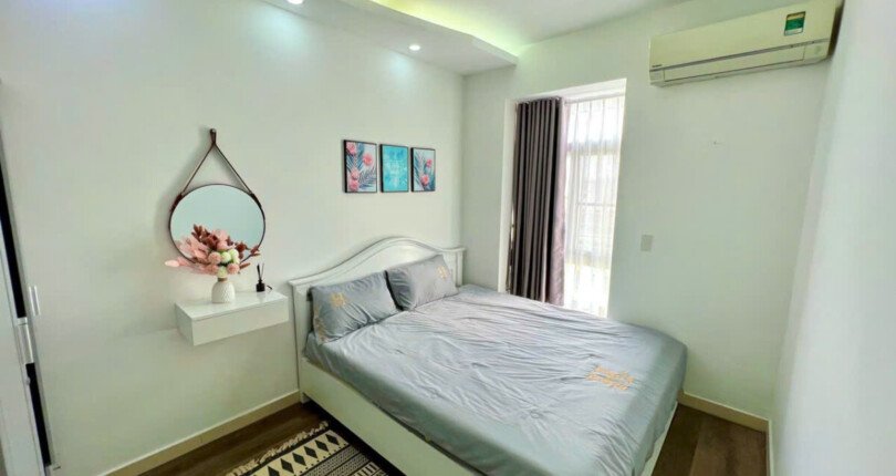 phong ngu can ho ban 30 810x430 - Bán căn hộ chung cư Sky Garden 2, diện tích 71m2, tầng cao, 02pn, giá 4.860 tỷ, nhà đẹp.