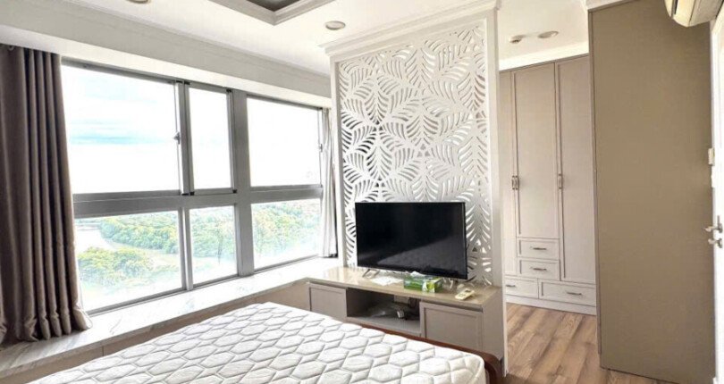 phong ngu can ho can ban 13 810x430 - Bán căn hộ 71m2, chung cư Scenic Valley 1, giá 6.8 tỷ + 01 ô đậu xe ô tô, nhà đẹp.