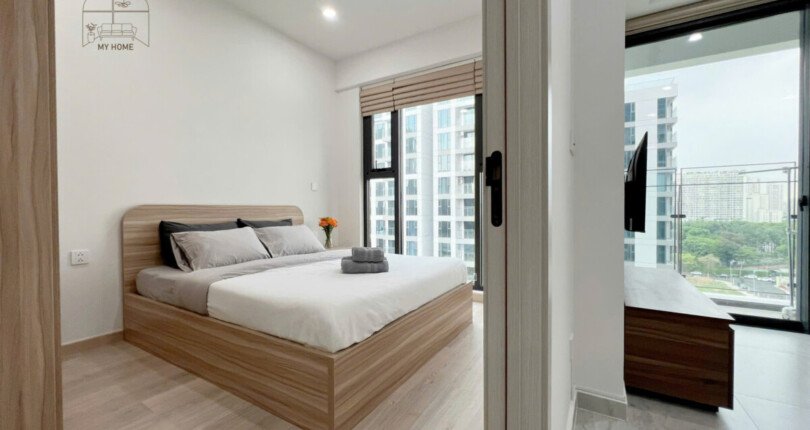 phong ngu chinh can ho ban 1 810x430 - Giá mua bán căn hộ 2pn tòa A view hồ bơi chung cư Cardinal Court Phú Mỹ Hưng T10/2025