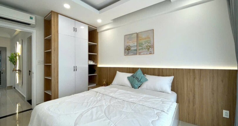phong ngu rong rai day du thiet bi 810x430 - Mua bán căn hộ 3pn tầng 20 view sông chung cư Scenic Valley 1 Phường Tân Mỹ giá 14,5 tỷ