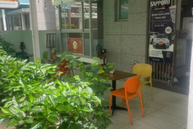 san-vuon-truoc-can-ho-ban